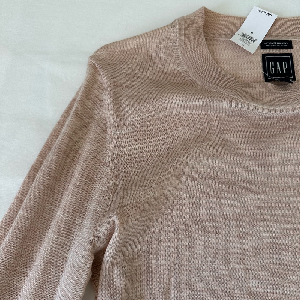 Gap Merino Wool Sweater. NWT. Size Small. Light tan/champagne color